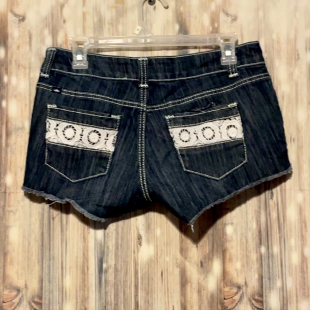 Almost Famous Womens Denim Lowrise Cutoff Shorts Size 9 Lace Pockets